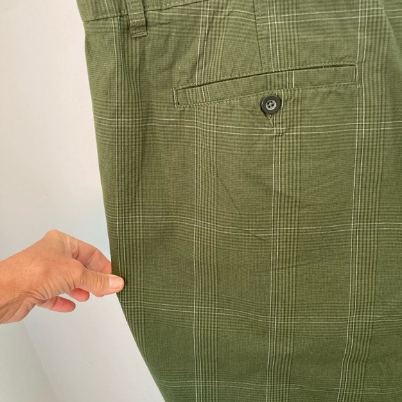 Men's Green Plaid Shorts - Picture 7 of 11